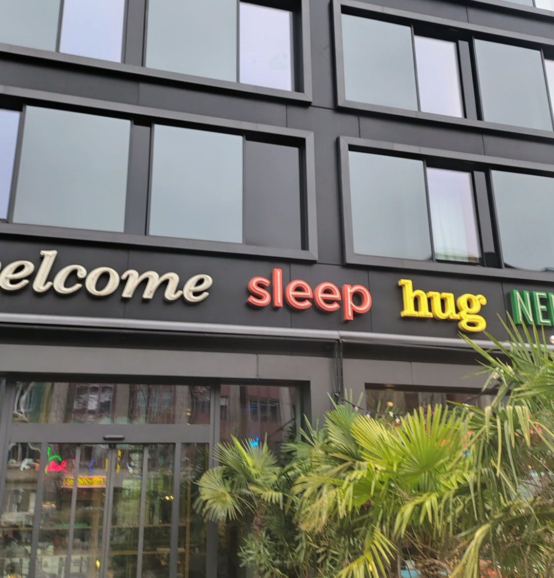 25hours Hotel Langrstrasse: Dove il Design incontra la Movida (e il Brunch infinito)