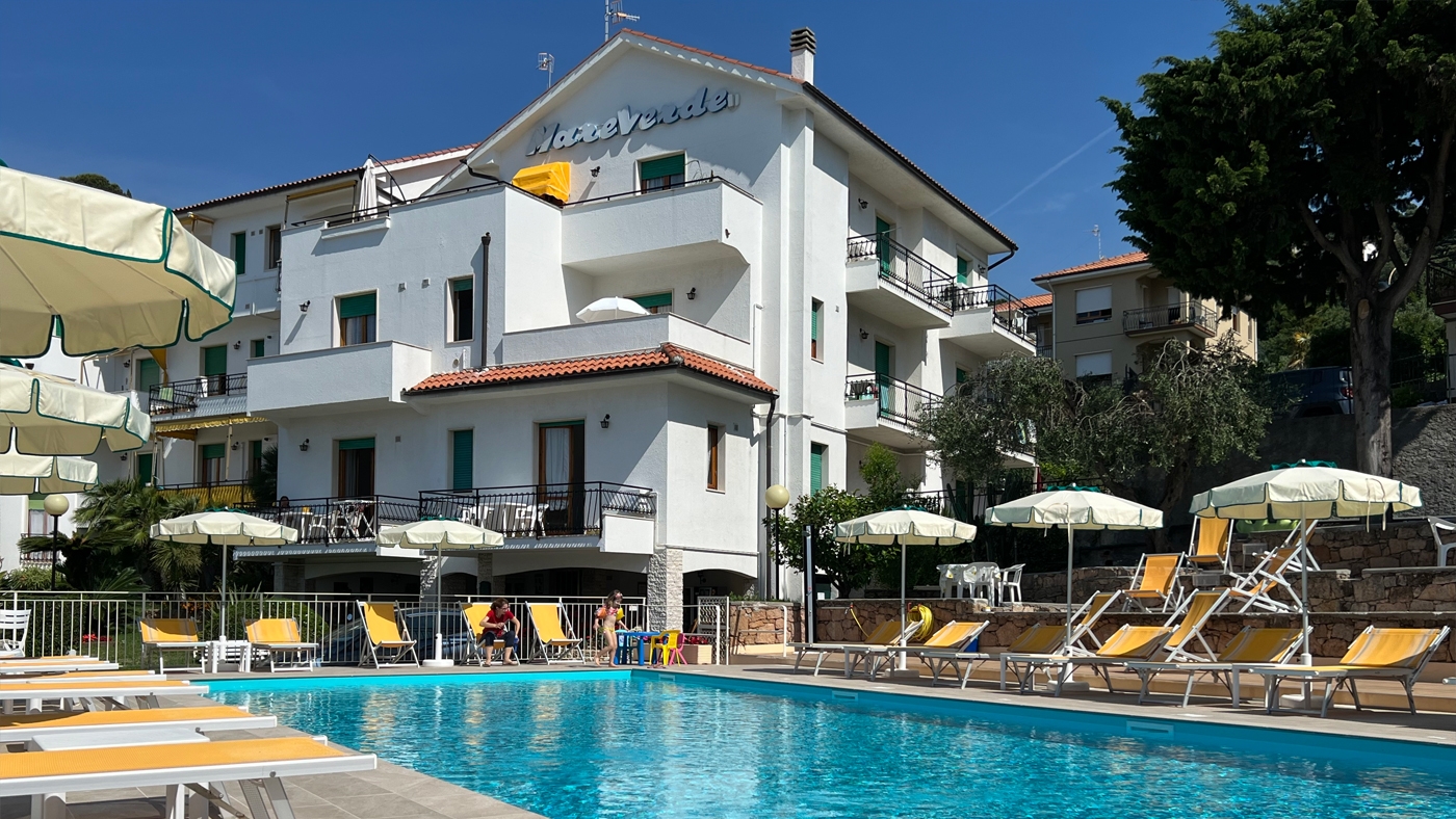 Relax e Vista Mare: Scopri il Residence Mareverde a Pietra Ligure