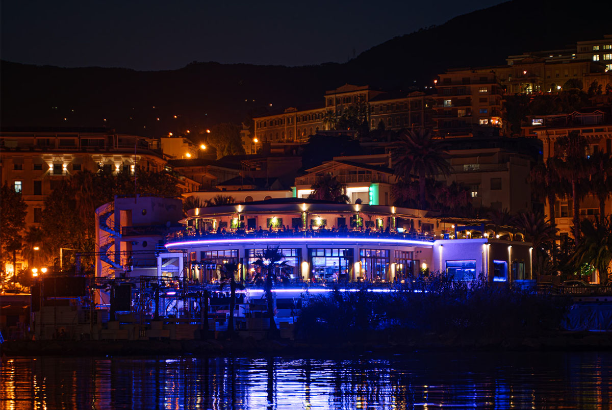 Victory Morgana Bay: Il Cuore Glamour di Sanremo tra Gusto e Ritmo